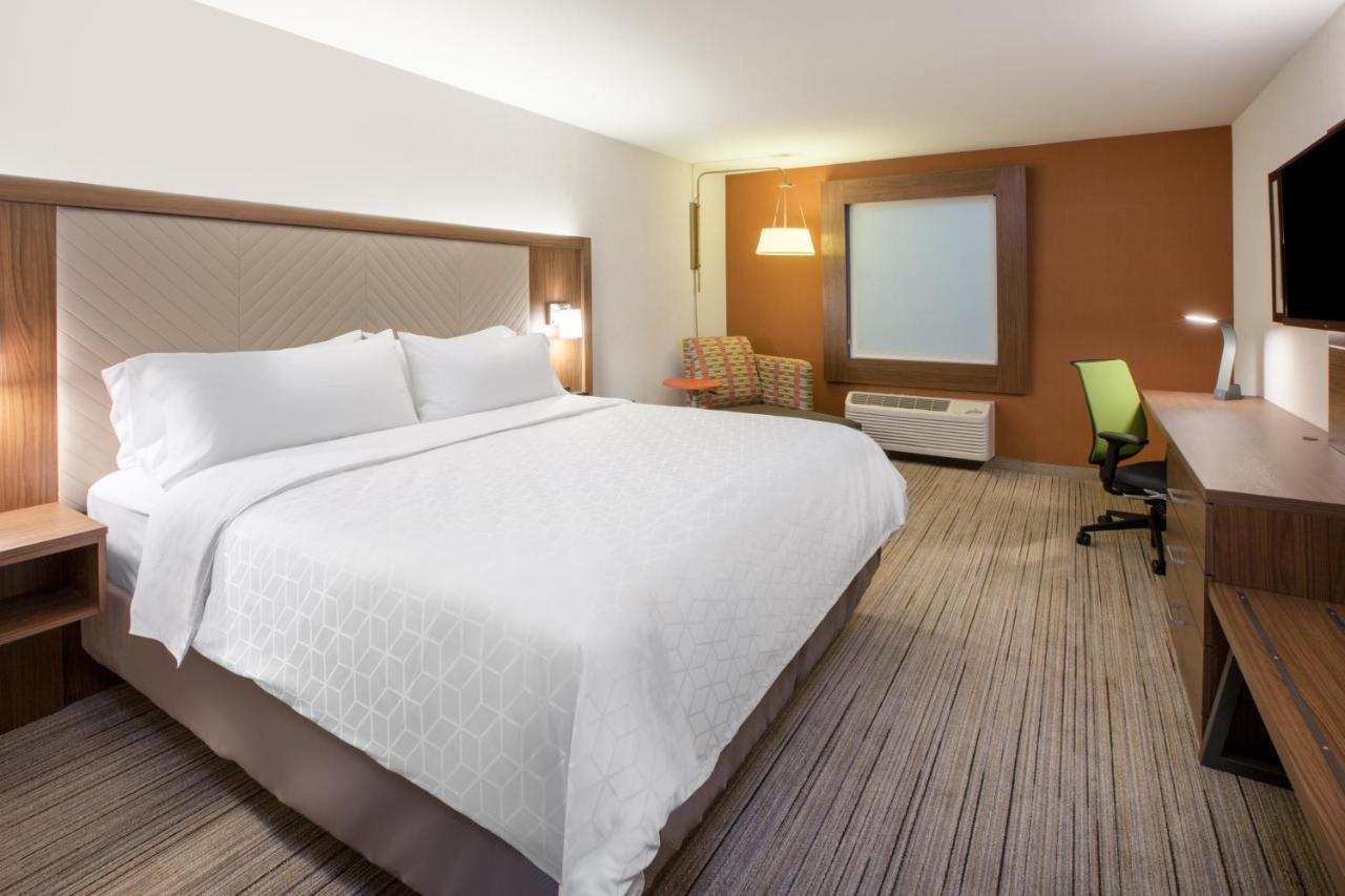 Holiday Inn Express & Suites North Fremont By Ihg Екстер'єр фото