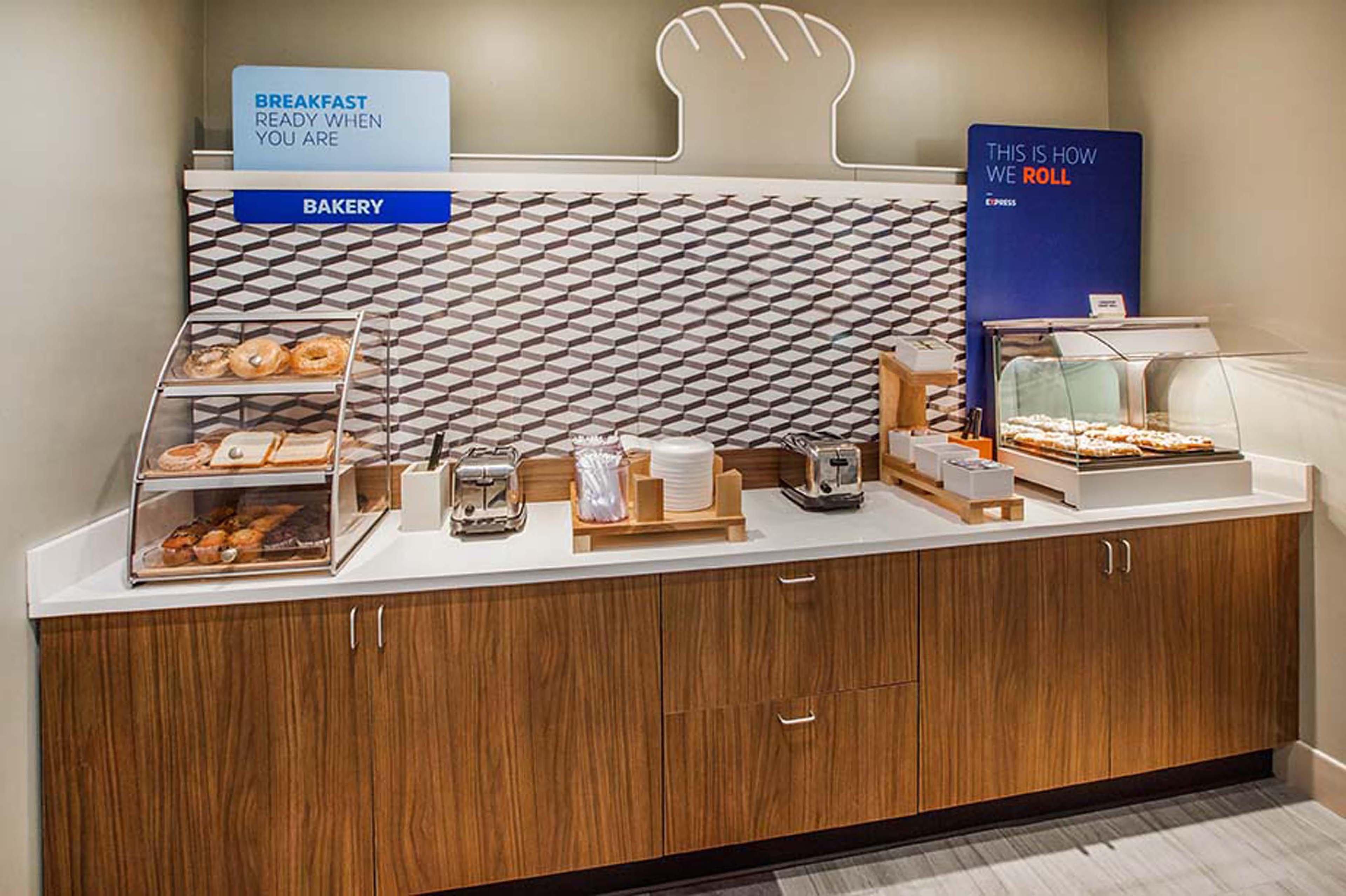 Holiday Inn Express & Suites North Fremont By Ihg Екстер'єр фото